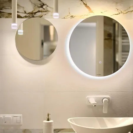 Aboutartapartments - Twin Towers *