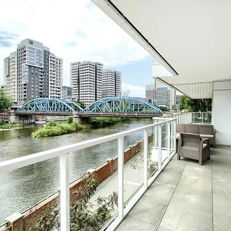 Aboutartapartments - Twin Towers *