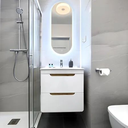 Aboutartapartments - Twin Towers Apartment *